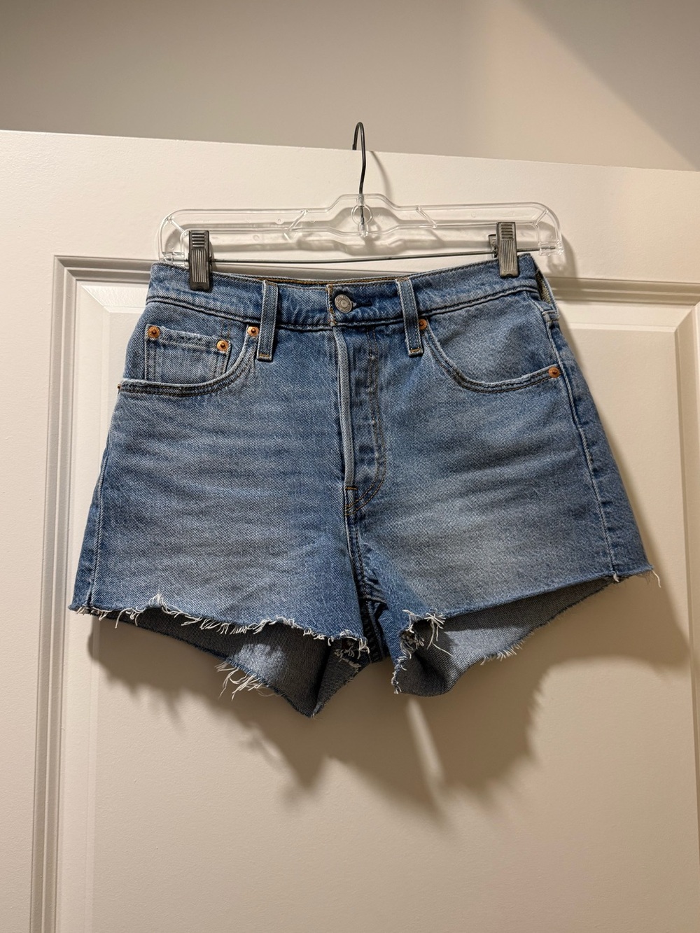 Levi's 501 Original Shorts Denim Cutoff Shorts Waist 25 mid-wash blue